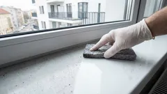 Čistý parapet bez škrábanců: jednoduché triky, o kterých neví každý